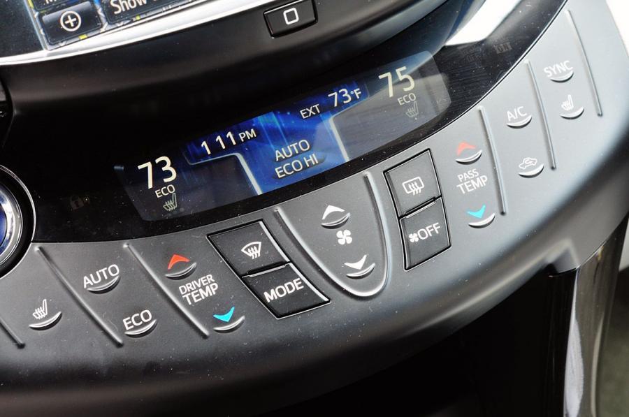  Toyota RAV4 EV 2012 года  (фото 74 из 107)